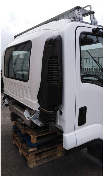 Isuzu FRR Euro 5 - Cabină și interior pentru Camion: Foto 4 Isuzu FRR Euro 5 - Cabină și interior pentru Camion: Foto 4