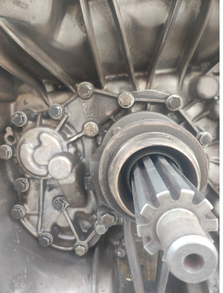 Iveco 16AS 2600 2601 IT - Cutie de viteze pentru Camion: Foto 2 Iveco 16AS 2600 2601 IT - Cutie de viteze pentru Camion: Foto 2