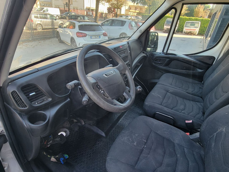 Iveco DAILY E6 - Cabină și interior pentru Camion: Foto 2 Iveco DAILY E6 - Cabină și interior pentru Camion: Foto 2
