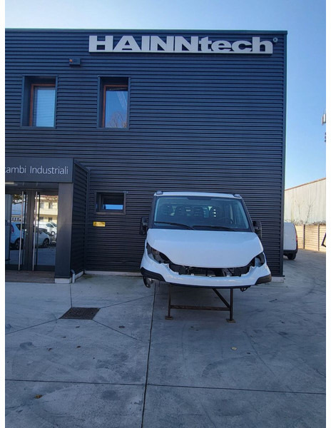 Iveco DAILY E6 - Cabină și interior pentru Camion: Foto 3 Iveco DAILY E6 - Cabină și interior pentru Camion: Foto 3