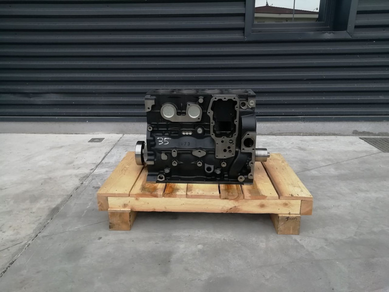 Iveco F4BE0454B - Blocul cilindrilor pentru Camion: Foto 4 Iveco F4BE0454B - Blocul cilindrilor pentru Camion: Foto 4