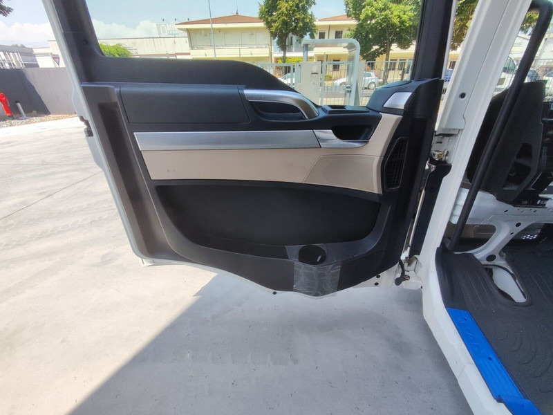 MAN TGL TGM - Cabină și interior pentru Camion: Foto 3 MAN TGL TGM - Cabină și interior pentru Camion: Foto 3