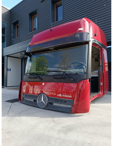 Mercedes-Benz ACTROS MP4 - Cabină și interior pentru Camion: Foto 5 Mercedes-Benz ACTROS MP4 - Cabină și interior pentru Camion: Foto 5