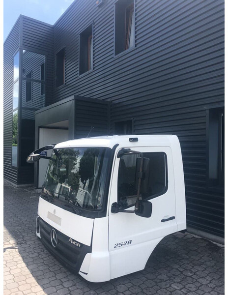 Mercedes-Benz AXOR EURO 4 EURO 5 - Cabină și interior pentru Camion: Foto 4 Mercedes-Benz AXOR EURO 4 EURO 5 - Cabină și interior pentru Camion: Foto 4