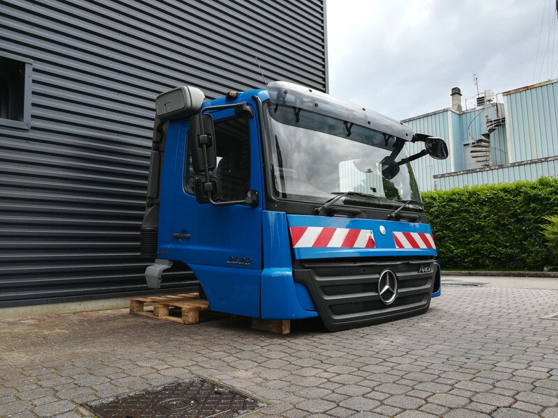 Mercedes-Benz AXOR EURO 4 EURO 5 - Cabină și interior pentru Camion: Foto 5 Mercedes-Benz AXOR EURO 4 EURO 5 - Cabină și interior pentru Camion: Foto 5