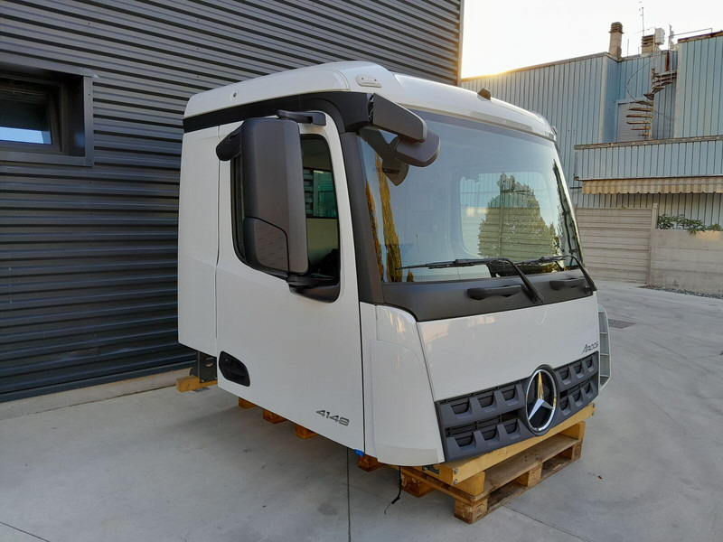 Mercedes-Benz Arocs Actros MP4 Euro 6 - Cabină și interior pentru Camion: Foto 5 Mercedes-Benz Arocs Actros MP4 Euro 6 - Cabină și interior pentru Camion: Foto 5