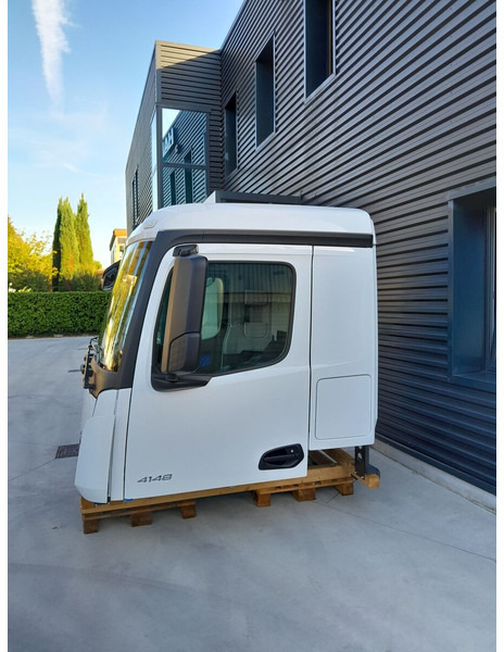 Mercedes-Benz Arocs Actros MP4 Euro 6 - Cabină și interior pentru Camion: Foto 3 Mercedes-Benz Arocs Actros MP4 Euro 6 - Cabină și interior pentru Camion: Foto 3