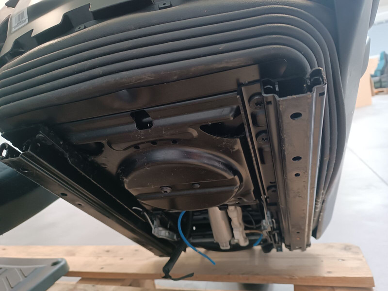 Mercedes-Benz RH+LH - DX+SX - Scaun pentru Camion: Foto 5 Mercedes-Benz RH+LH - DX+SX - Scaun pentru Camion: Foto 5