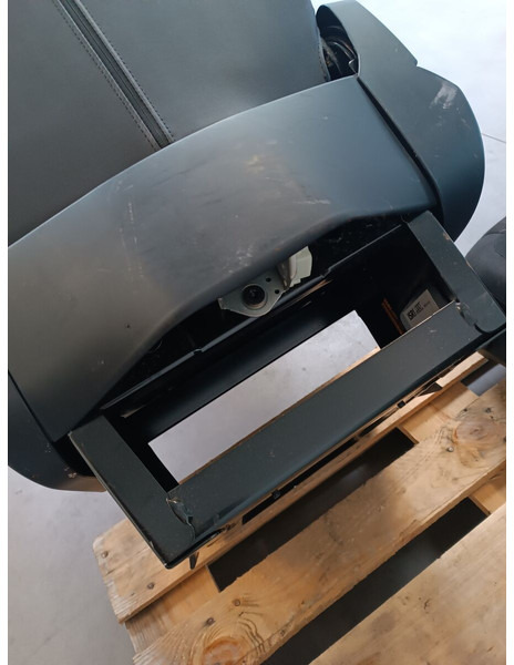 Mercedes-Benz RH+LH - DX+SX - Scaun pentru Camion: Foto 3 Mercedes-Benz RH+LH - DX+SX - Scaun pentru Camion: Foto 3