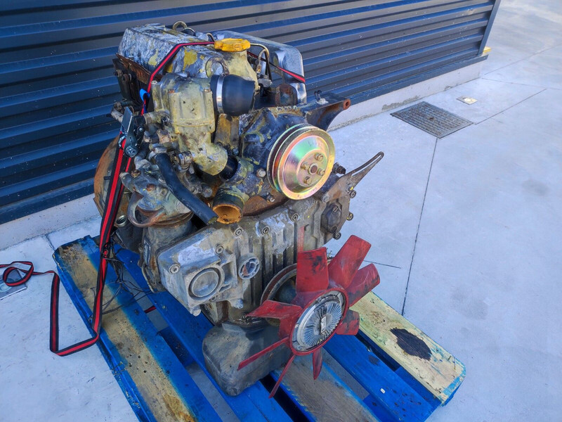 Nissan B440 - Motor pentru Camion: Foto 2 Nissan B440 - Motor pentru Camion: Foto 2
