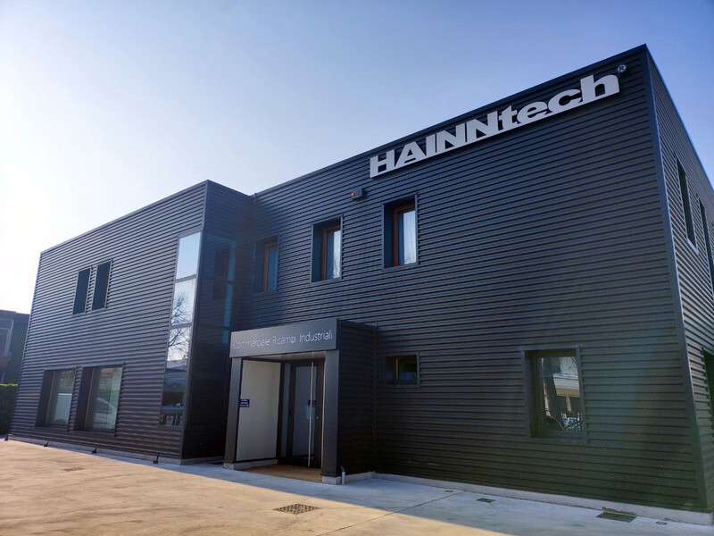 Nissan Cabstar / NT400 - Aerodinamică/ Spoiler pentru Camion: Foto 5 Nissan Cabstar / NT400 - Aerodinamică/ Spoiler pentru Camion: Foto 5