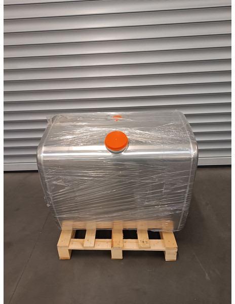 Volvo 400 L. - Rezervor combustibil pentru Camion: Foto 1 Volvo 400 L. - Rezervor combustibil pentru Camion: Foto 1