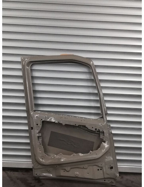 Volvo FH - Uşă și piese pentru Camion: Foto 2 Volvo FH - Uşă și piese pentru Camion: Foto 2