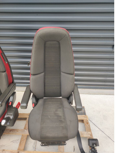 Volvo FH4 - FH13 FH16 - Scaun pentru Camion: Foto 3 Volvo FH4 - FH13 FH16 - Scaun pentru Camion: Foto 3