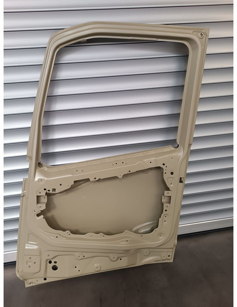 Volvo RH - DX - Uşă și piese pentru Camion: Foto 5 Volvo RH - DX - Uşă și piese pentru Camion: Foto 5