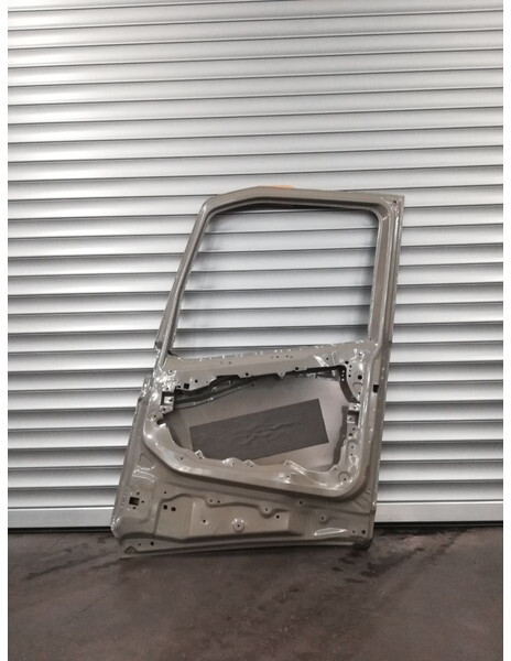 Volvo RIGHT SIDE (RH) NAKED - BARE - Uşă și piese pentru Camion: Foto 2 Volvo RIGHT SIDE (RH) NAKED - BARE - Uşă și piese pentru Camion: Foto 2