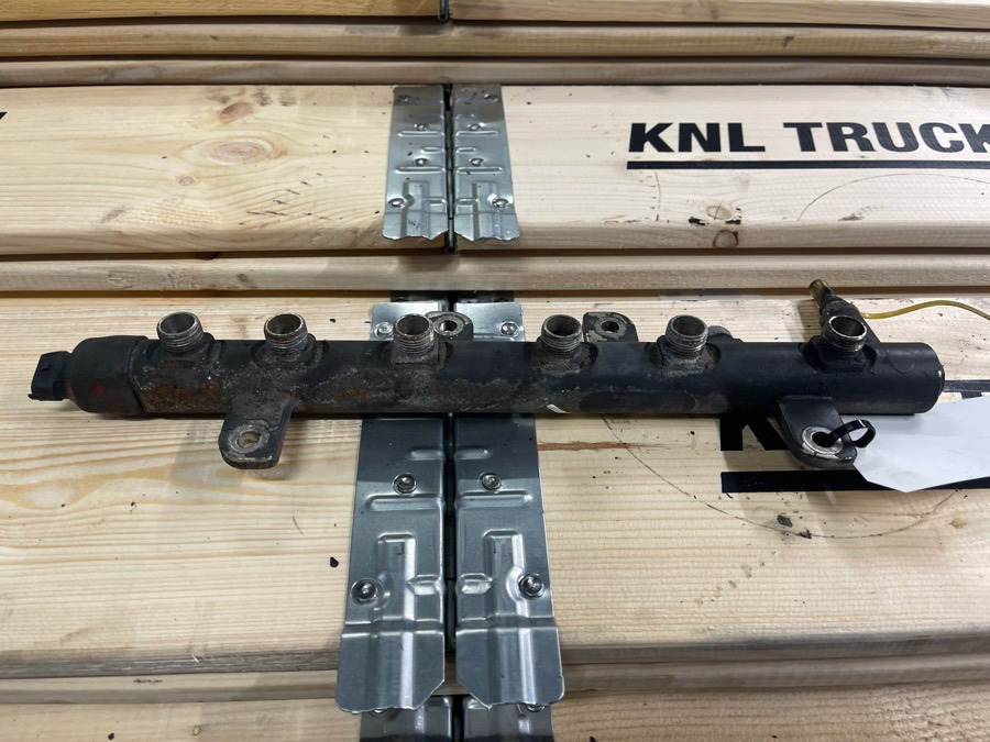 CUMMINS 4937282 FUEL INJECTION RAIL - Sistem de alimentare combustibil pentru Camion: Foto 1 CUMMINS 4937282 FUEL INJECTION RAIL - Sistem de alimentare combustibil pentru Camion: Foto 1