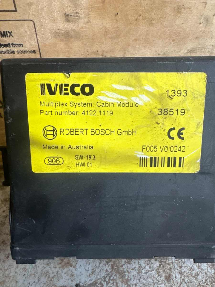 IVECO ECU 41221119 - Sistem electric pentru Camion: Foto 2 IVECO ECU 41221119 - Sistem electric pentru Camion: Foto 2