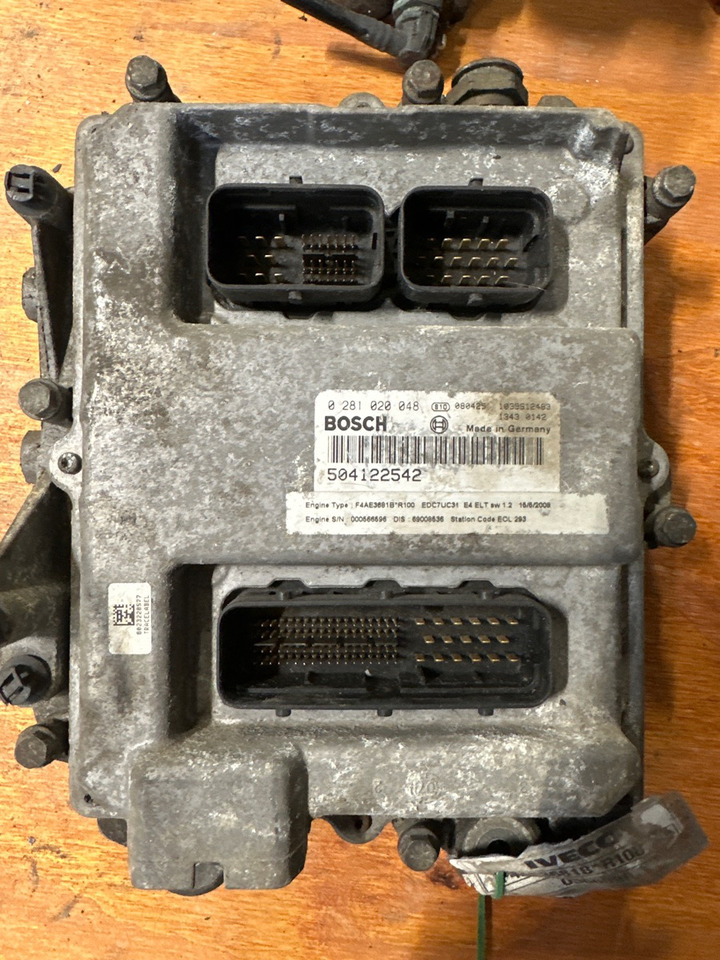 IVECO ECU 504122542 - Sistem electric pentru Camion: Foto 1 IVECO ECU 504122542 - Sistem electric pentru Camion: Foto 1