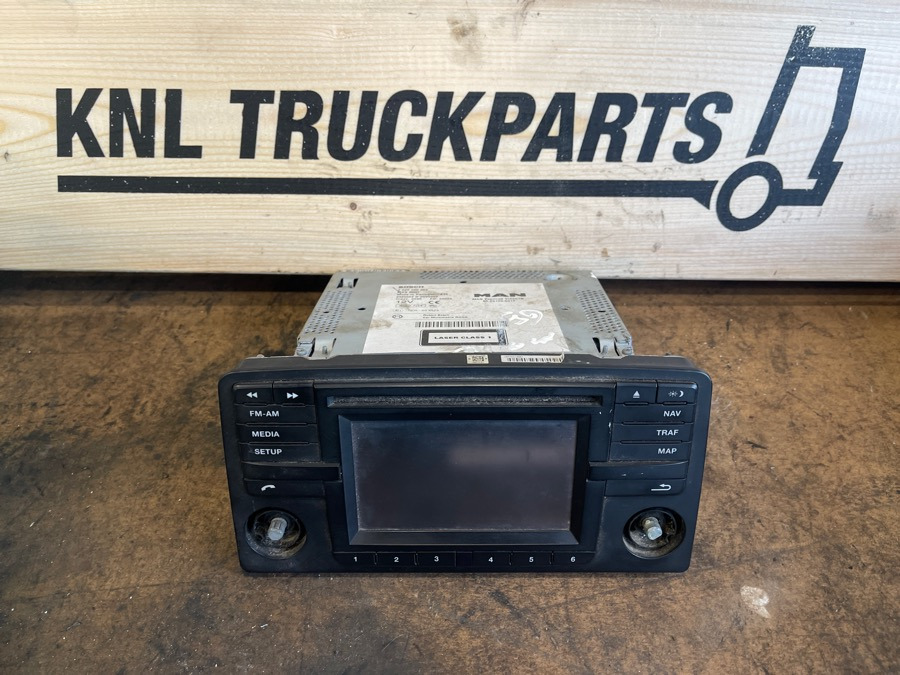 MAN RADIO / NAVI 81.28100-6017 - Cabină și interior pentru Camion: Foto 1 MAN RADIO / NAVI 81.28100-6017 - Cabină și interior pentru Camion: Foto 1
