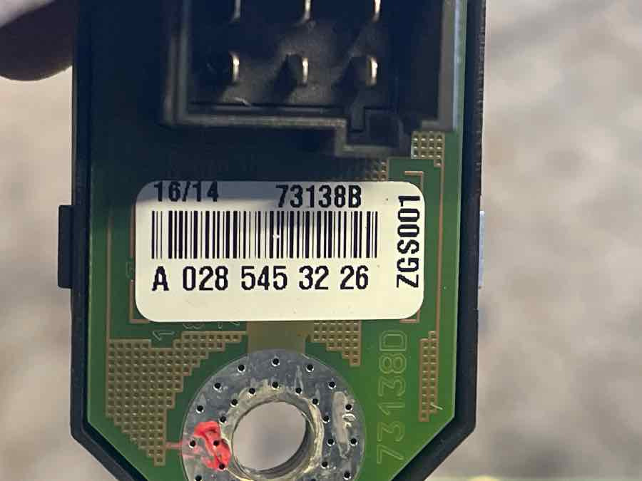 MERCEDES ECU A0285453226 - Calculator de bord pentru Autobuz: Foto 2 MERCEDES ECU A0285453226 - Calculator de bord pentru Autobuz: Foto 2