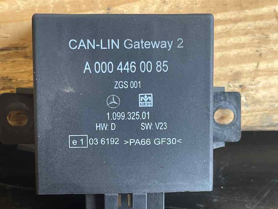 MERCEDES ECU ECTS A0004460085 - Calculator de bord pentru Autobuz: Foto 2 MERCEDES ECU ECTS A0004460085 - Calculator de bord pentru Autobuz: Foto 2