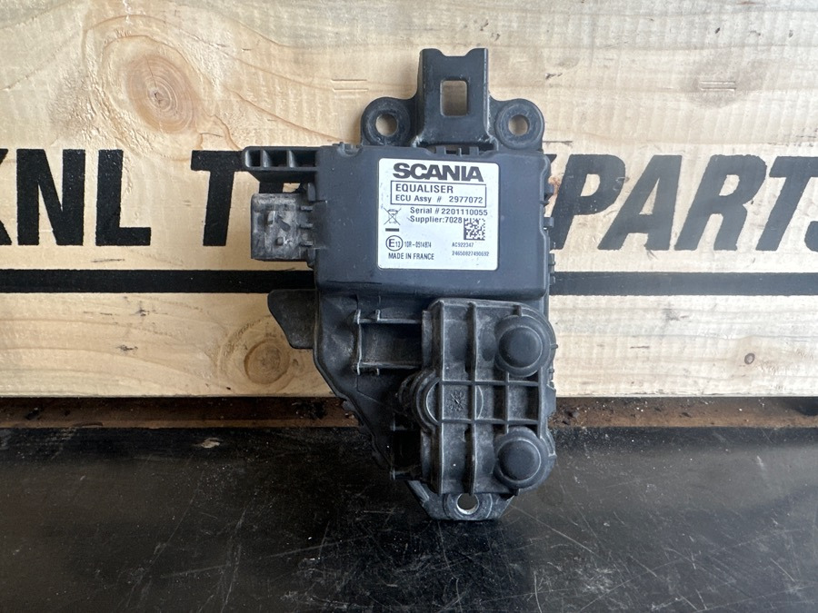SCANIA BATTERY EQUALISER 2977072 - Sistem electric pentru Camion: Foto 2 SCANIA BATTERY EQUALISER 2977072 - Sistem electric pentru Camion: Foto 2