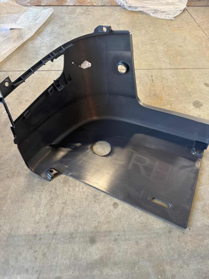 SCANIA BUMPER COVER 2295950 - Caroserie și exterior pentru Camion: Foto 2 SCANIA BUMPER COVER 2295950 - Caroserie și exterior pentru Camion: Foto 2