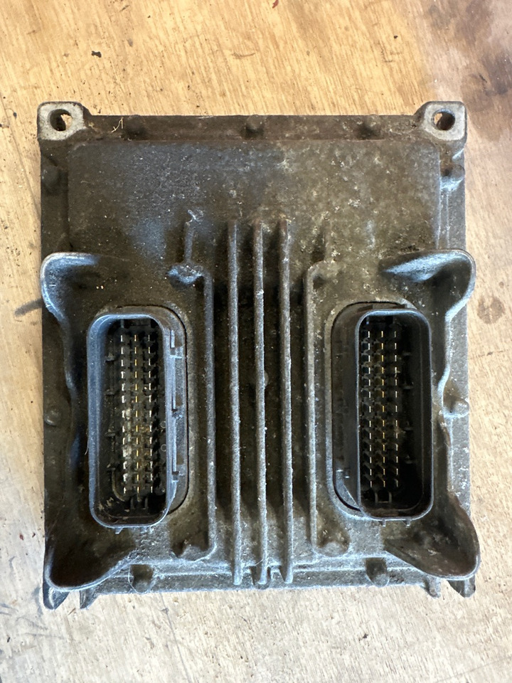 SCANIA EST1 ECU 2632829 - Sistem electric pentru Camion: Foto 2 SCANIA EST1 ECU 2632829 - Sistem electric pentru Camion: Foto 2