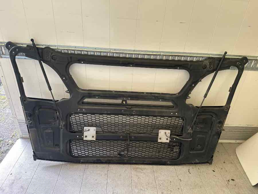 SCANIA FRONT GRILL FRAME 2894750 - Caroserie și exterior pentru Camion: Foto 2 SCANIA FRONT GRILL FRAME 2894750 - Caroserie și exterior pentru Camion: Foto 2