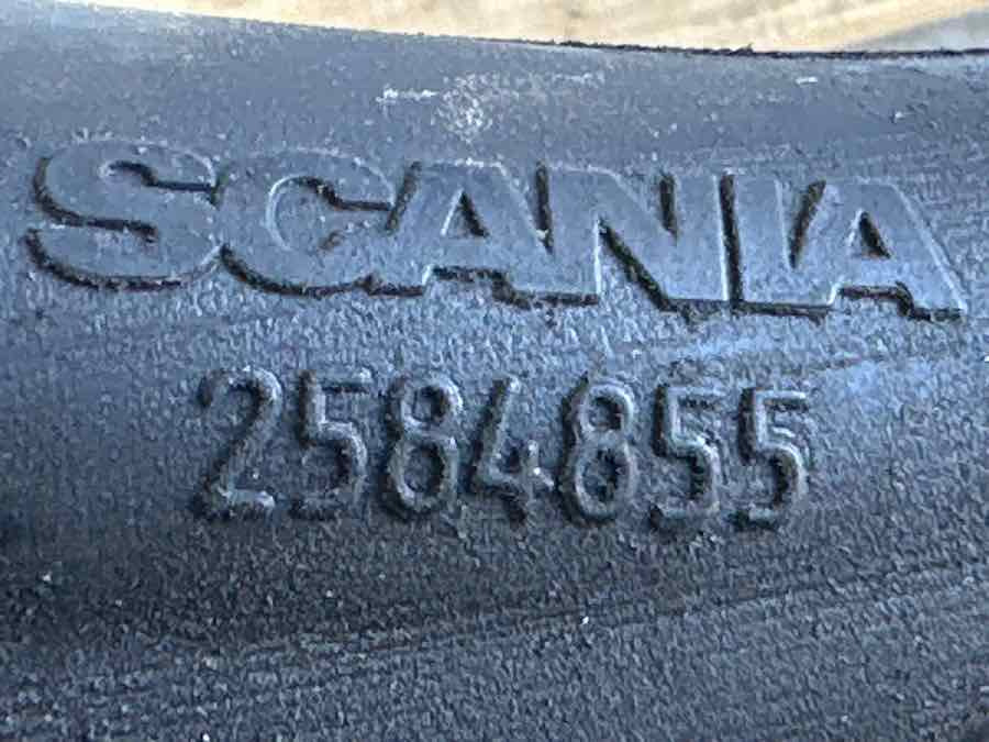 SCANIA OIL FILLER PIPE 2584855 - Motor şi piese pentru Camion: Foto 2 SCANIA OIL FILLER PIPE 2584855 - Motor şi piese pentru Camion: Foto 2