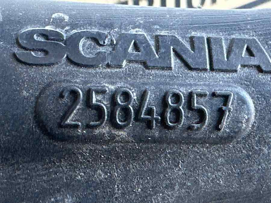 SCANIA OIL FILLER PIPE 2584857 - Motor şi piese pentru Camion: Foto 2 SCANIA OIL FILLER PIPE 2584857 - Motor şi piese pentru Camion: Foto 2