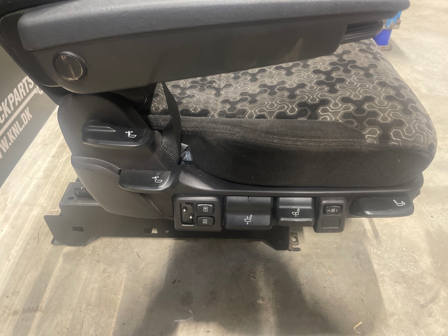 SCANIA PASSENGER SEAT 2601040 - Cabină și interior pentru Camion: Foto 2 SCANIA PASSENGER SEAT 2601040 - Cabină și interior pentru Camion: Foto 2