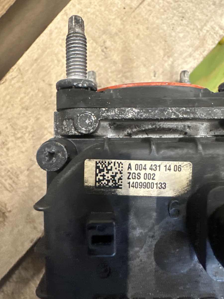 SETRA / MERCEDES BRAKE VALVE A0044314906 - Supapă frână pentru Autobuz: Foto 2 SETRA / MERCEDES BRAKE VALVE A0044314906 - Supapă frână pentru Autobuz: Foto 2