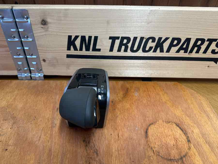 VOLVO GEAR LEVER 22719325 - Cabină și interior pentru Camion: Foto 1 VOLVO GEAR LEVER 22719325 - Cabină și interior pentru Camion: Foto 1