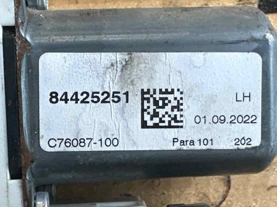 VOLVO WINDOW MOTOR 84425251 - Sistem electric pentru Camion: Foto 3 VOLVO WINDOW MOTOR 84425251 - Sistem electric pentru Camion: Foto 3