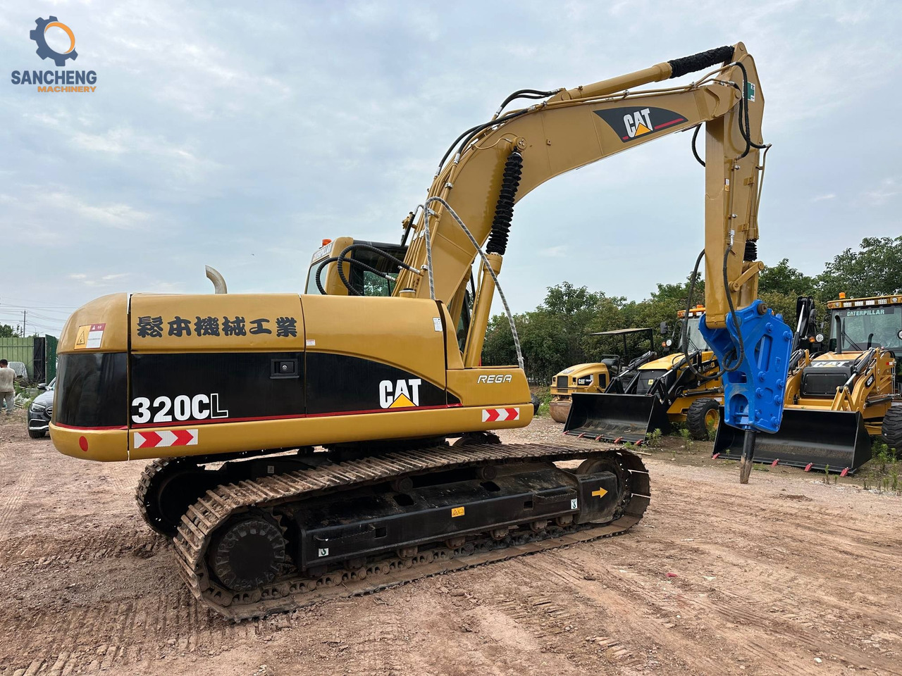 CAT 320CL with hammer - Excavator pe şenile: Foto 3 CAT 320CL with hammer - Excavator pe şenile: Foto 3