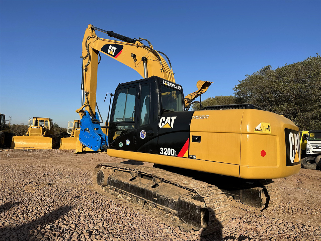 CAT 320DL - Excavator pe şenile: Foto 4 CAT 320DL - Excavator pe şenile: Foto 4