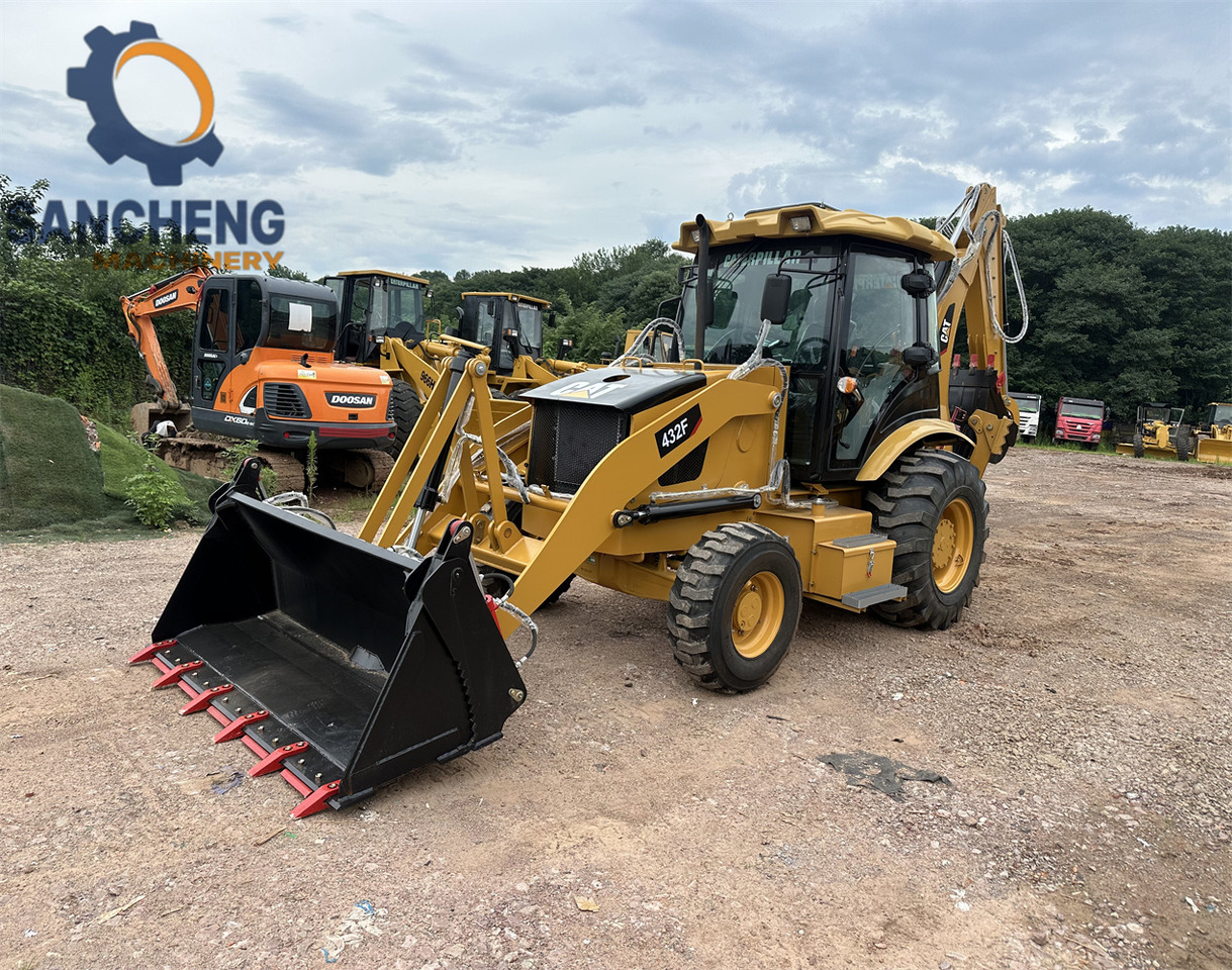 CAT 432F - Buldoexcavator: Foto 2 CAT 432F - Buldoexcavator: Foto 2