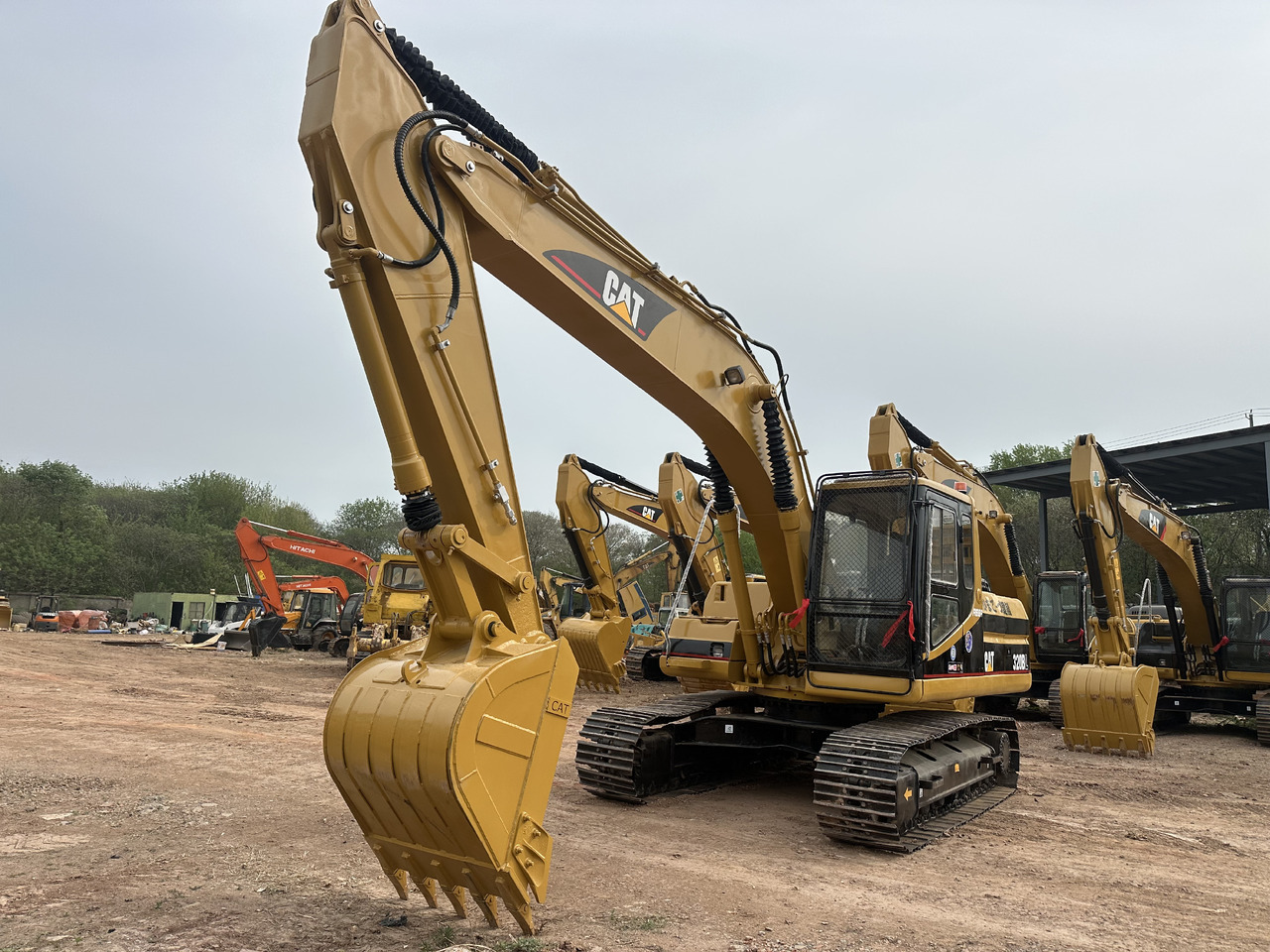 CATERPILLAR 320BL - Excavator pe şenile: Foto 3 CATERPILLAR 320BL - Excavator pe şenile: Foto 3