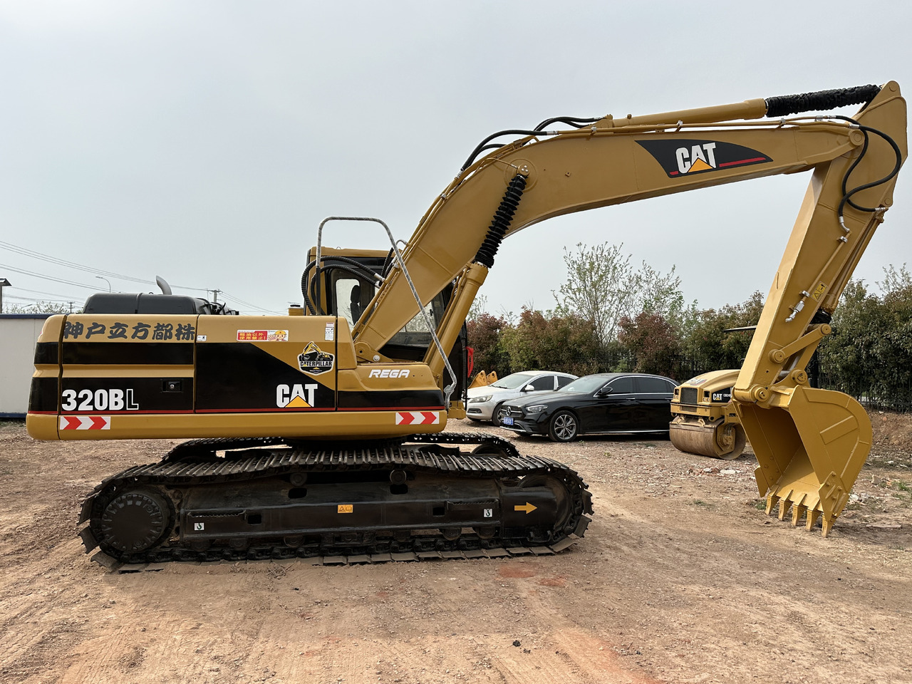 CATERPILLAR 320BL - Excavator pe şenile: Foto 3 CATERPILLAR 320BL - Excavator pe şenile: Foto 3