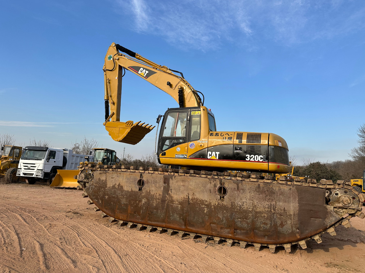 CATERPILLAR 320CL - Excavator plutitoare: Foto 2 CATERPILLAR 320CL - Excavator plutitoare: Foto 2
