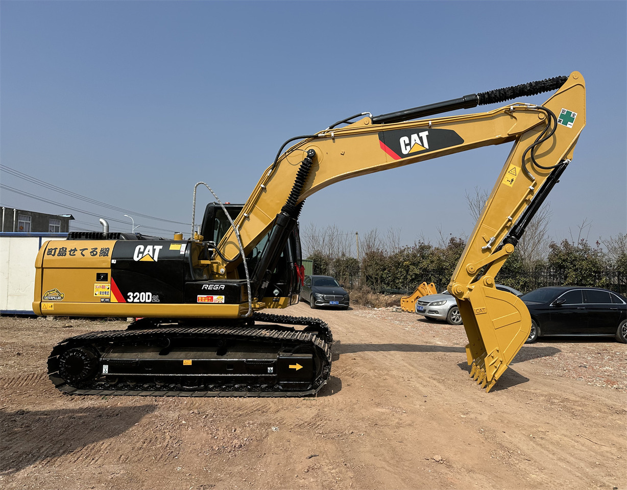 CATERPILLAR 320D2L - Excavator pe şenile: Foto 2 CATERPILLAR 320D2L - Excavator pe şenile: Foto 2