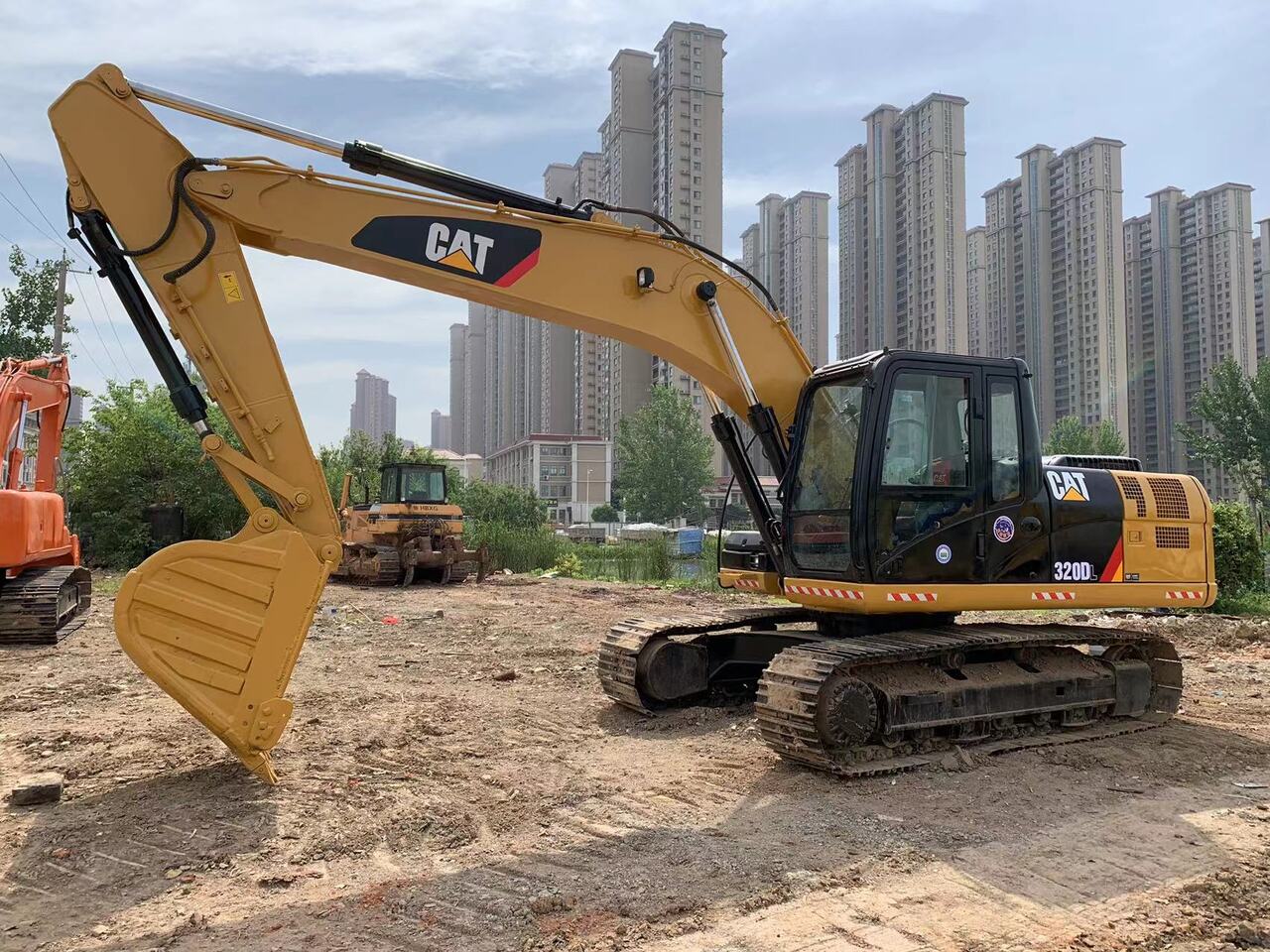 CATERPILLAR 320DL - Excavator pe şenile: Foto 3 CATERPILLAR 320DL - Excavator pe şenile: Foto 3
