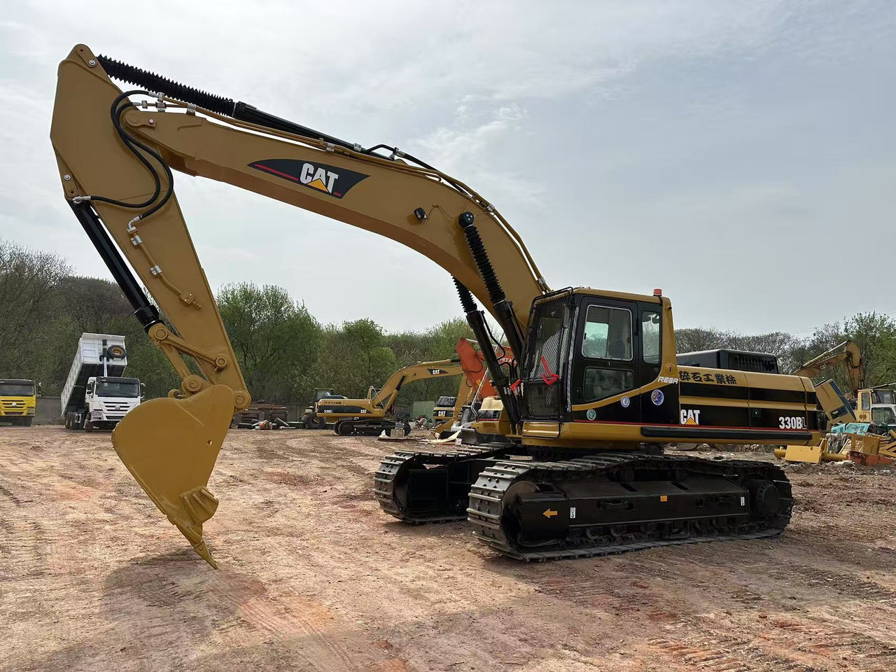CATERPILLAR 330BL - Excavator: Foto 1 CATERPILLAR 330BL - Excavator: Foto 1