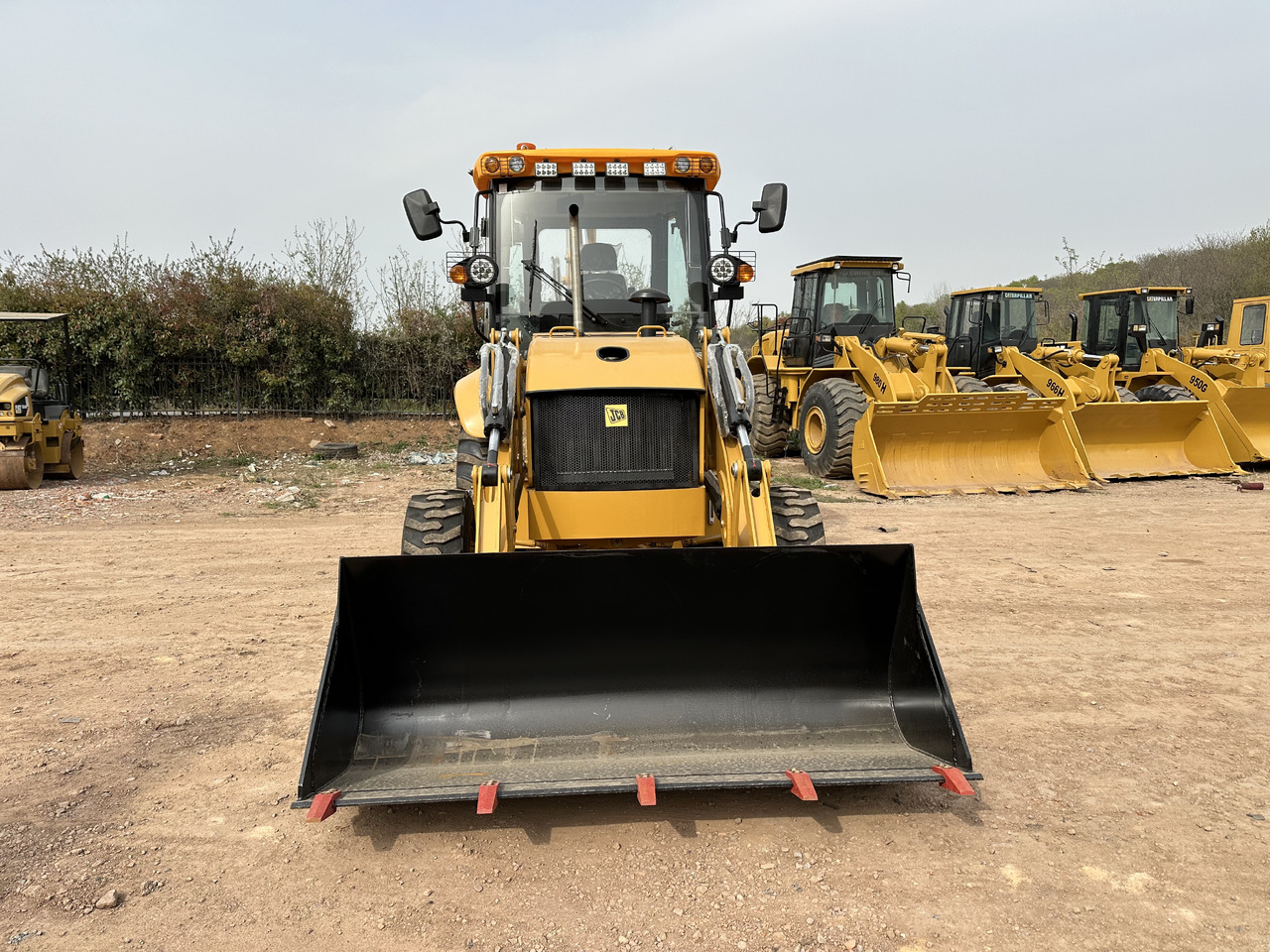 CATERPILLAR 420F2 - Buldoexcavator: Foto 4 CATERPILLAR 420F2 - Buldoexcavator: Foto 4