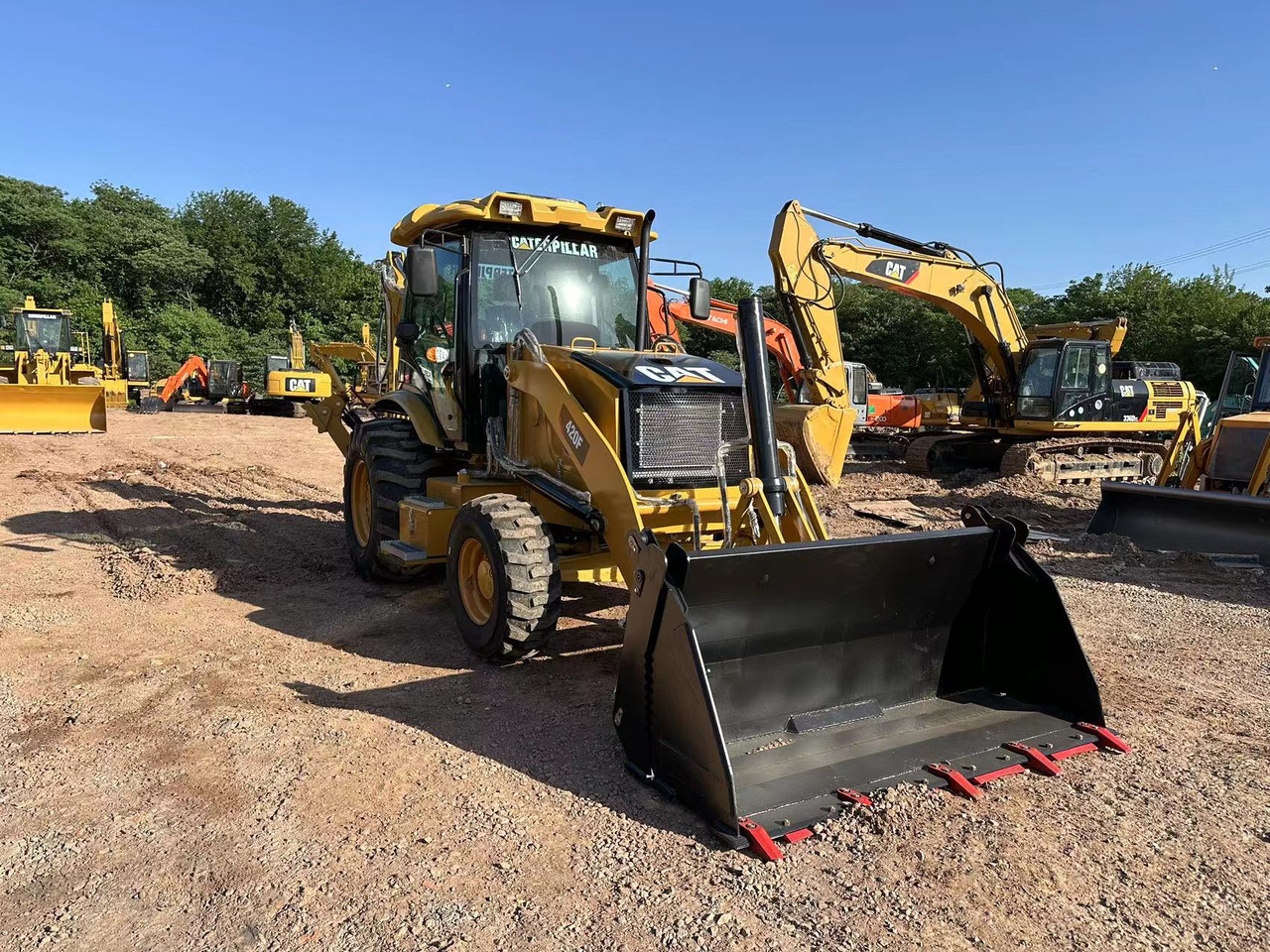 CATERPILLAR 420F2 - Buldoexcavator: Foto 3 CATERPILLAR 420F2 - Buldoexcavator: Foto 3