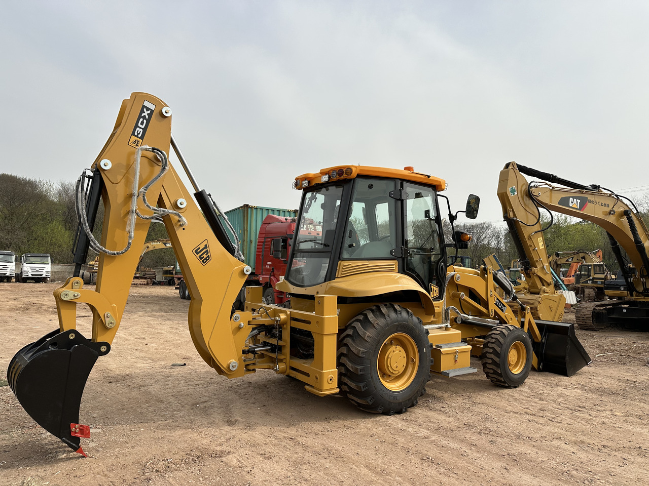 CATERPILLAR 420F2 - Buldoexcavator: Foto 2 CATERPILLAR 420F2 - Buldoexcavator: Foto 2