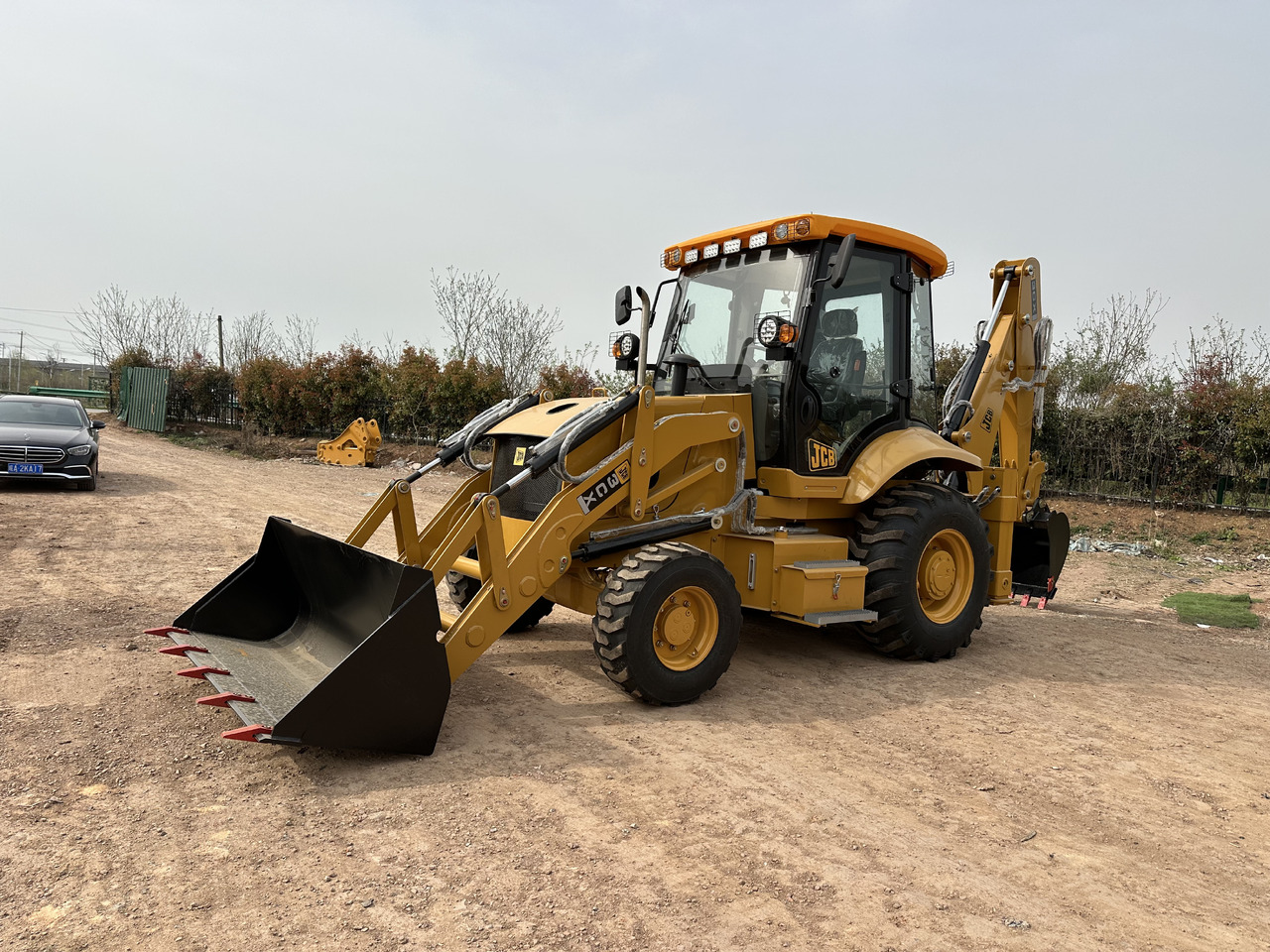 CATERPILLAR 420F2 - Buldoexcavator: Foto 3 CATERPILLAR 420F2 - Buldoexcavator: Foto 3