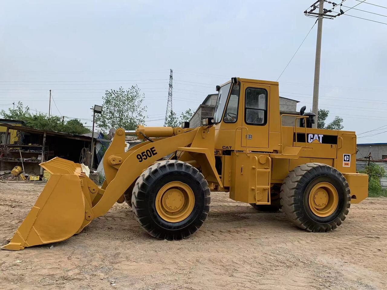 CATERPILLAR 950E - Încărcător frontal pe pneuri: Foto 3 CATERPILLAR 950E - Încărcător frontal pe pneuri: Foto 3